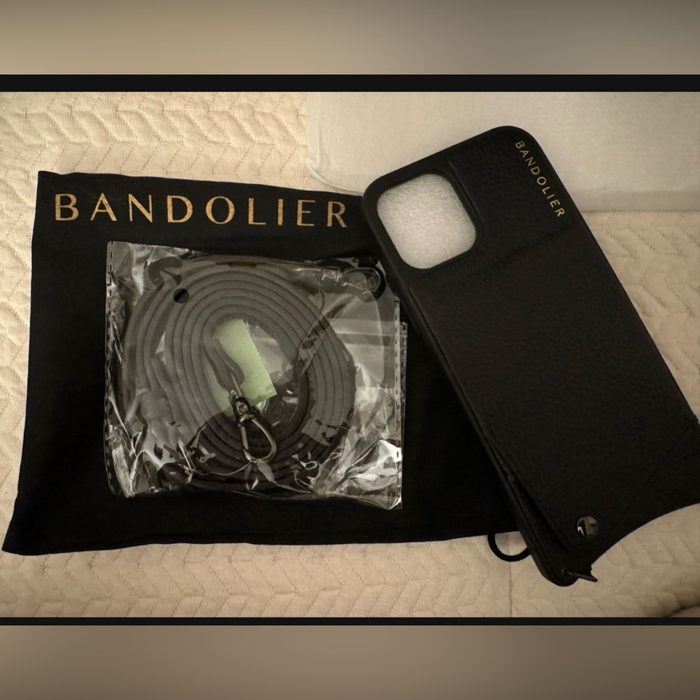 Bandolier Emma 12pro Max - Black/pewter - NEW